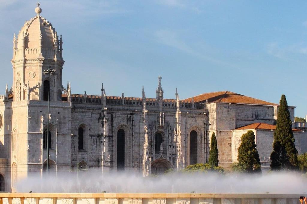 Classic Lisbon Homes: Bright & Central In Belem Lisboa Exterior foto
